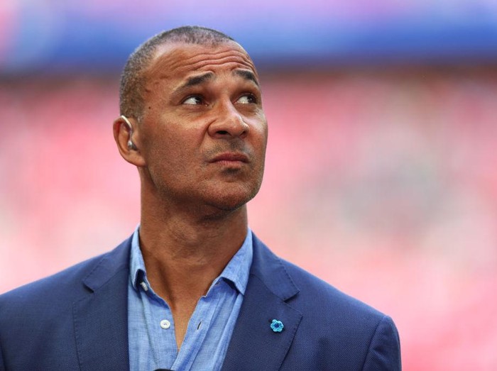 LONDON, ENGLAND - MAY 27:  Ruud Gullit BBC reporter during the Emirates FA Cup Final match between Arsenal and Chelsea at Wembley Stadium on May 27, 2017 in London, England. (Photo by Robbie Jay Barratt - AMA/Getty Images)