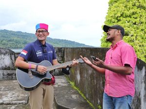 Dukung Karya Lokal, Sandiaga Beri Bantuan ke Pegiat Seni di Maluku