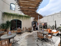 Serasa di Bali Padahal Temu Kamu di Depok