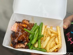 5758 Chicken Steak: Murah Mantap! Steak Ayam Saus Barbeque Rp 30 Ribu