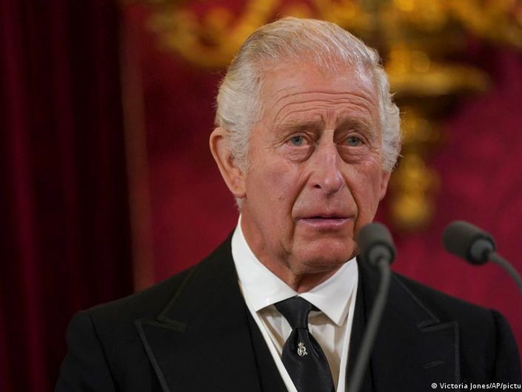 Tekad Raja Charles III Ikuti Dedikasi Ratu Elizabeth II untuk Rakyatnya