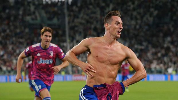 TURIN, ITALY - SEPTEMBER 11: Arkadiusz Milik of Juventus celebrates after scoring their team's third goal, which was later ruled out during the Serie A match between Juventus and Salernitana at on September 11, 2022 in Turin, Italy. (Photo by Jonathan Moscrop/Getty Images)