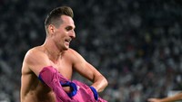 Aksi Milik menjebol gawang Salernitana memang terjadi di momen dramatis. Sejenak sebelumnya, Juventus baru saja bikin gol kedua untuk menyamakan skor. Foto: AFP via Getty Images/ISABELLA BONOTTO