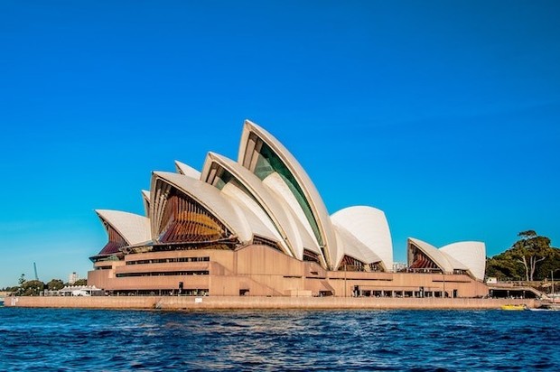 Australia dikenal sebagai negara dengan biaya pendidikan lebih rendah dibanding negara-negara lain