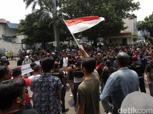 250 Polisi Kawal Pertemuan Driver Taksi Online-Aplikator di Jaksel Siang Ini 250 Polisi Kawal Pertemuan Driver Taksi Online-Aplikator di Jaksel Siang Ini