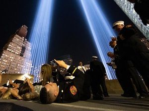 Cahaya Kembar Tembus Langit New York Kenang Tragedi 9/11