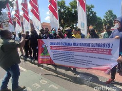 100 Orang Demo ke Grahadi Minta Pemerintah Awasi Penyaluran BLT