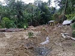 Warga Desa Labuku Enrekang Sudah 13 Hari Terisolir gegera Tanah Bergerak