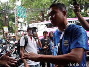 Kondisi Terkini Erwin Ramdani Usai Cedera Lawan Arema FC Kondisi Terkini Erwin Ramdani Usai Cedera Lawan Arema FC