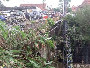 Jembatan Ciloseh Rusak, Lalin Ciamis-Tasikmalaya Terganggu
