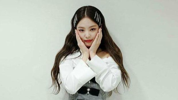 Jennie BLACKPINK dengan tren 'Hair Pin'