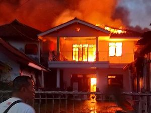 JNE Siap Tanggung Kerugian Warga yang Rumahnya Terdampak Kebakaran Gudang