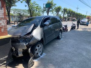 Innova Tabrak 3 Motor di Mojokerto, Salah Satunya Diduga Hasil Curanmor