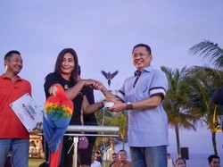 Gelar Lomba Burung Paruh Bengkok, Bamsoet Ajak Lindungi Satwa Langka