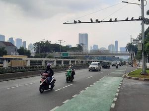 Lalin Depan Gedung DPR Masih Dibuka Normal Jelang Demo Hari Ini Lalin Depan Gedung DPR Masih Dibuka Normal Jelang Demo Hari Ini
