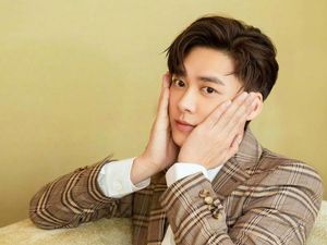 Minta Dihibur Pekerja Seks, Artis Ini Diboikot-Kehilangan Banyak Job Minta Dihibur Pekerja Seks, Artis Ini Diboikot-Kehilangan Banyak Job