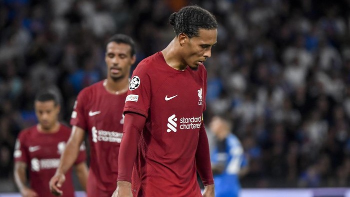 DIEGO ARMANDO MARADONA STADIUM, NAPOLI, ITALY - 2022/09/07: Virgil van Dijk of Liverpool FC looks dejected during the Champions League Group A football match between SSC Napoli and Liverpool FCNapoli won 4-1 over Liverpool. (Photo by Andrea Staccioli/Insidefoto/LightRocket via Getty Images)