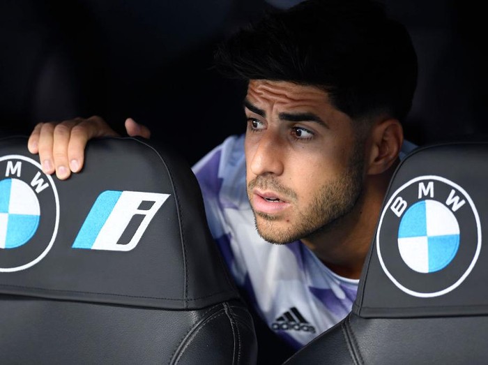 Marco Asensio right winger of Real Madrid and Spain sitting on the bench prior the La Liga Santander match between Real Madrid CF and RCD Mallorca at Estadio Santiago Bernabeu on September 11, 2022 in Madrid, Spain. (Photo by Jose Breton/Pics Action/NurPhoto via Getty Images)