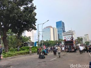 Massa 1209 Bubar dari Patung Kuda, Sempat Ada Kericuhan