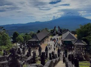 Kunjungan Wisatawan ke Pura Lempuyang Meningkat Hampir 400 Persen