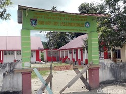 SD di Polman Disegel Tukang gegara Upahnya Belum Dilunasi Kontraktor