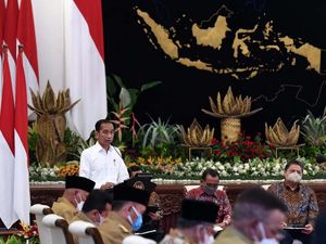 Jokowi soal Wacana Jadi Cawapres 2024: Itu dari Siapa?