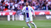 Sergio Ramos memang kerap berkutat dengan cedera betis. Namun ketika main, Ramos bagai jimat buat PSG alias PSG nggak pernah kalah (Getty Images)