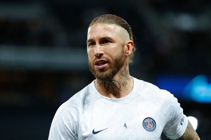 PARIS, FRANCE - SEPTEMBER 06: Sergio Ramos #4 of Paris Saint-Germain warms up before the UEFA Champions League group H match between Paris Saint-Germain and Juventus at Parc des Princes on September 6, 2022 in Paris, France. (Photo by Catherine Steenkeste/Getty Images)