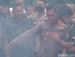 Momen Kapolda Metro-Pangdam Jaya Pantau Aksi 1209 di Patung Kuda
