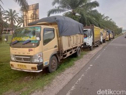 Truk Dilarang Beroperasi gegara Bikin Macet, Sopir di Jambi Merugi