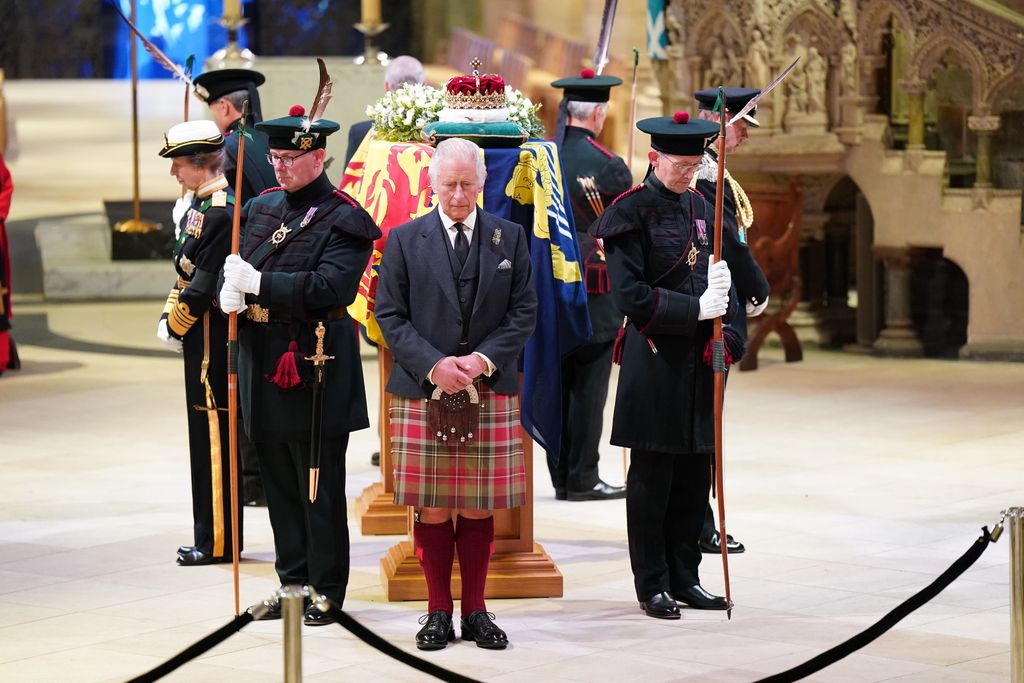 EDINBURGH, SCOTLAND - SEPTEMBER 12: King Charles III, Prince Edward, Duke of Wessex, Princess Anne, Princes Royal and Prince Andrew, Duke of York hold a vigil at St Giles' Cathedral, in honour of Queen Elizabeth II as members of the public walk past on September 12, 2022 in Edinburgh, Scotland. The Queen’s four children attend to stand vigil over her coffin where it lies in rest for 24 hours before being transferred by air to London. (Photo by Jane Barlow - WPA Pool/Getty Images)