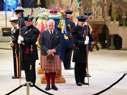 Putri Anne Jaga Peti Ratu Elizabeth II, Perempuan Pertama Ikuti Tradisi Ini