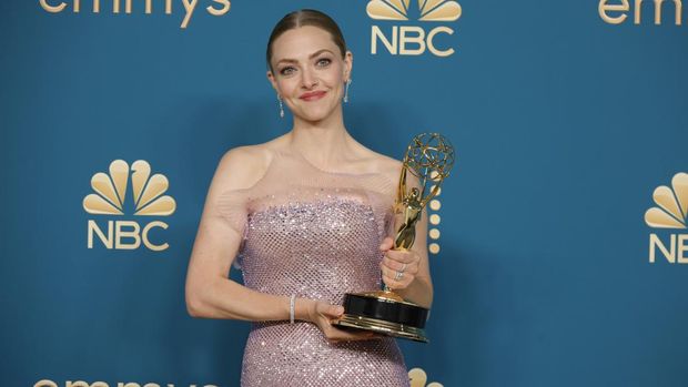 LOS ANGELES, CALIFORNIA - SEPTEMBER 12: Amanda Seyfried, winner of the Outstanding Lead Actress in a Limited or Anthology Series or Movie award for ‘The Dropout,’ poses in the press room during the 74th Primetime Emmys at Microsoft Theater on September 12, 2022 in Los Angeles, California. (Photo by Frazer Harrison/Getty Images)