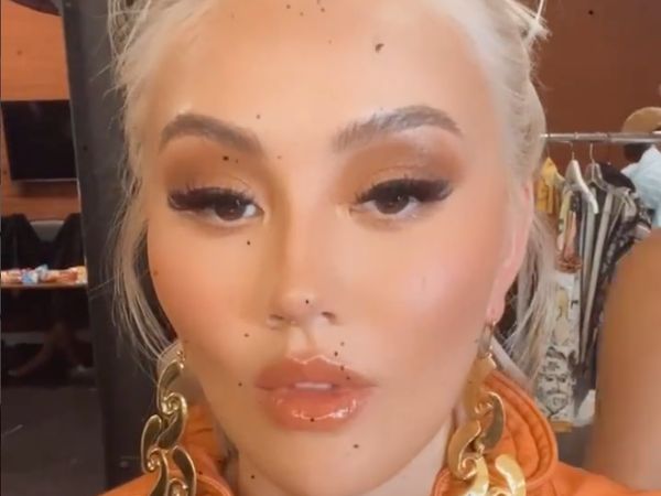 8 Potret Terbaru Agnez Mo yang Wajahnya Curi Atensi, Sering Dituding Oplas