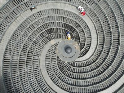 Air Mancur Spiral di China Kini Mengering, Terlihat Fotojenik
