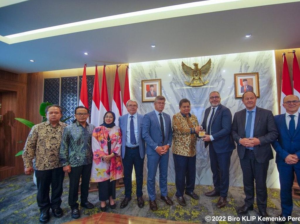 Indonesia-Prancis Bahas Potensi Kerja Sama di Bidang Energi & Alutsista Indonesia-Prancis Bahas Potensi Kerja Sama di Bidang Energi & Alutsista