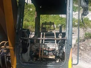 Teror KKB Papua di Proyek Jalan, 10 Pekerja Terjebak Segera Dievakuasi Teror KKB Papua di Proyek Jalan, 10 Pekerja Terjebak Segera Dievakuasi