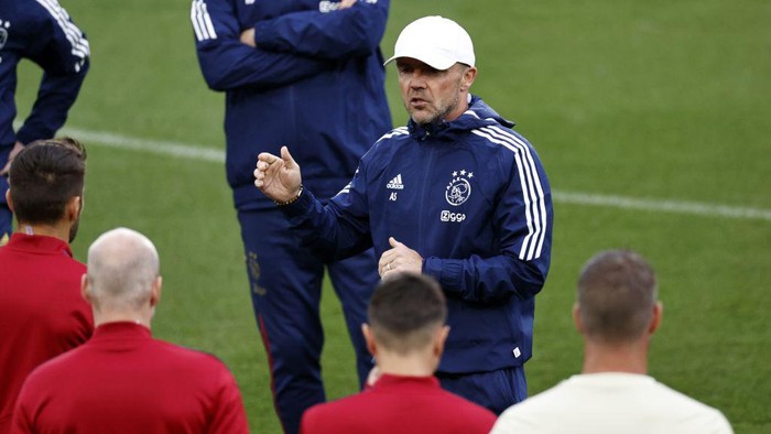 LIVERPOOL - Ajax coach Alfred Schreuder during the training session ahead of the Champions League match against Liverpool FC at Anfield on September 12, 2022 in Liverpool, United Kingdom. ANP MAURICE VAN STEEN (Photo by ANP via Getty Images)