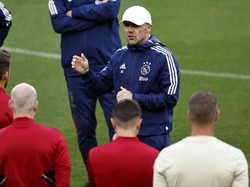 Mau Kalahkan Liverpool, Pelatih Ajax Minta Saran Ten Hag Gak?