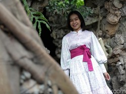 Privilese Ayda Prasasti Jadi Anak Dukun