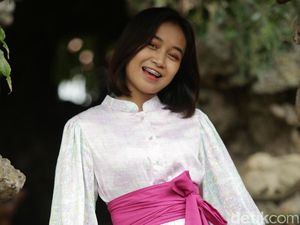 Ayda Prasasti, Cerita dari Balik Istana Wong Sintinx