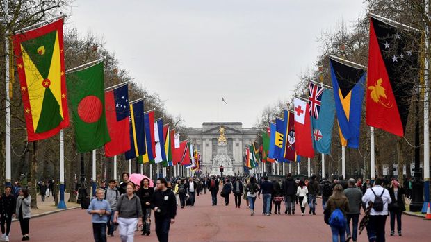 FOTO: Remaja Rusia Keranjingan Quadrobics, Olahraga Meniru Gerak Hewan