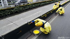 Biar Kinclong, Separator Jalan Gatsu Dicat Ulang