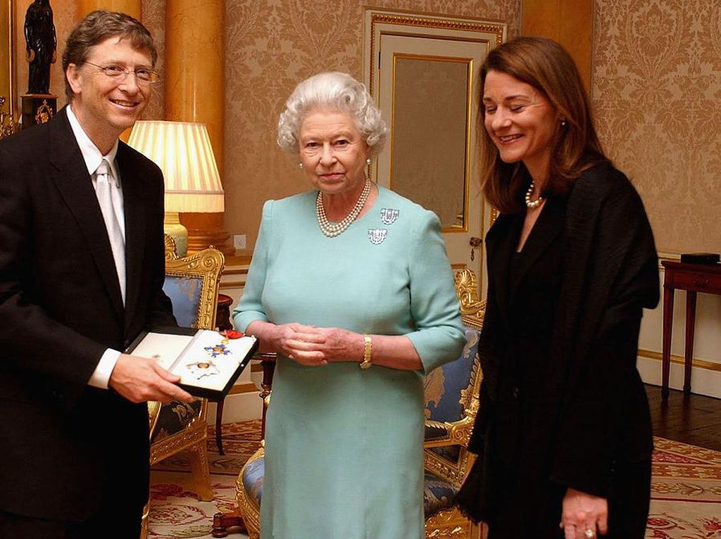 Bill Gates Ternyata Ksatria Kerajaan Inggris