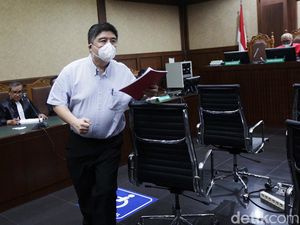 Terkuak Lin Che Wei Jadi Konsultan Terkait Impor Minyak Goreng Tanpa SK Terkuak Lin Che Wei Jadi Konsultan Terkait Impor Minyak Goreng Tanpa SK
