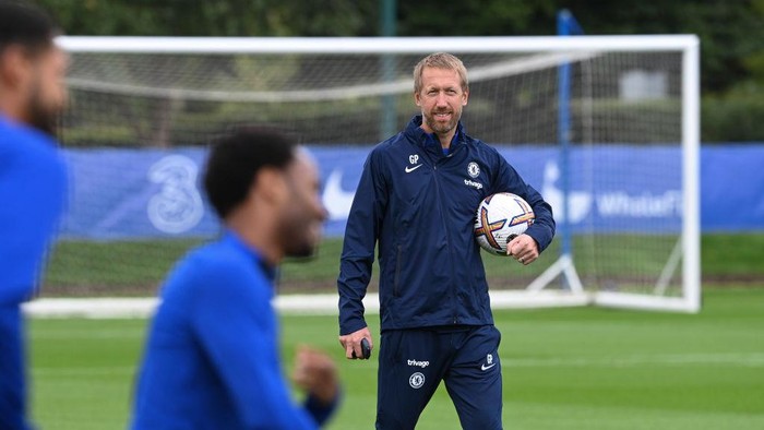 COBHAM, ENGLAND - SEPTEMBER 09: Head Coach Graham Potter of Chelsea during a training session at Chelsea Training Ground on September 9, 2022 in Cobham, United Kingdom. (Photo by Darren Walsh/Chelsea FC via Getty Images)