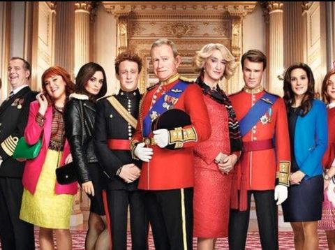 Harry Enfield memerankan Charles dalam stikom The Windsors sejak 2016.