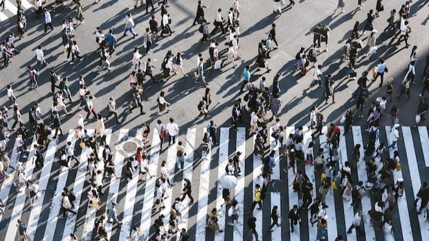 Ilustrasi populasi penduduk/Foto: Unsplash.com/Ryoji Iwata Kota-kota terpadat di dunia 2022