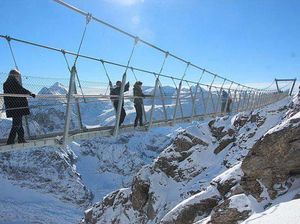 Nih Jembatan Paling Mengerikan di Dunia, Berani Lewat?