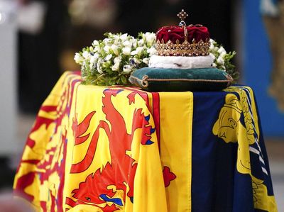 Jenazah Ratu Elizabeth Disemayamkan di Katedral St Giles